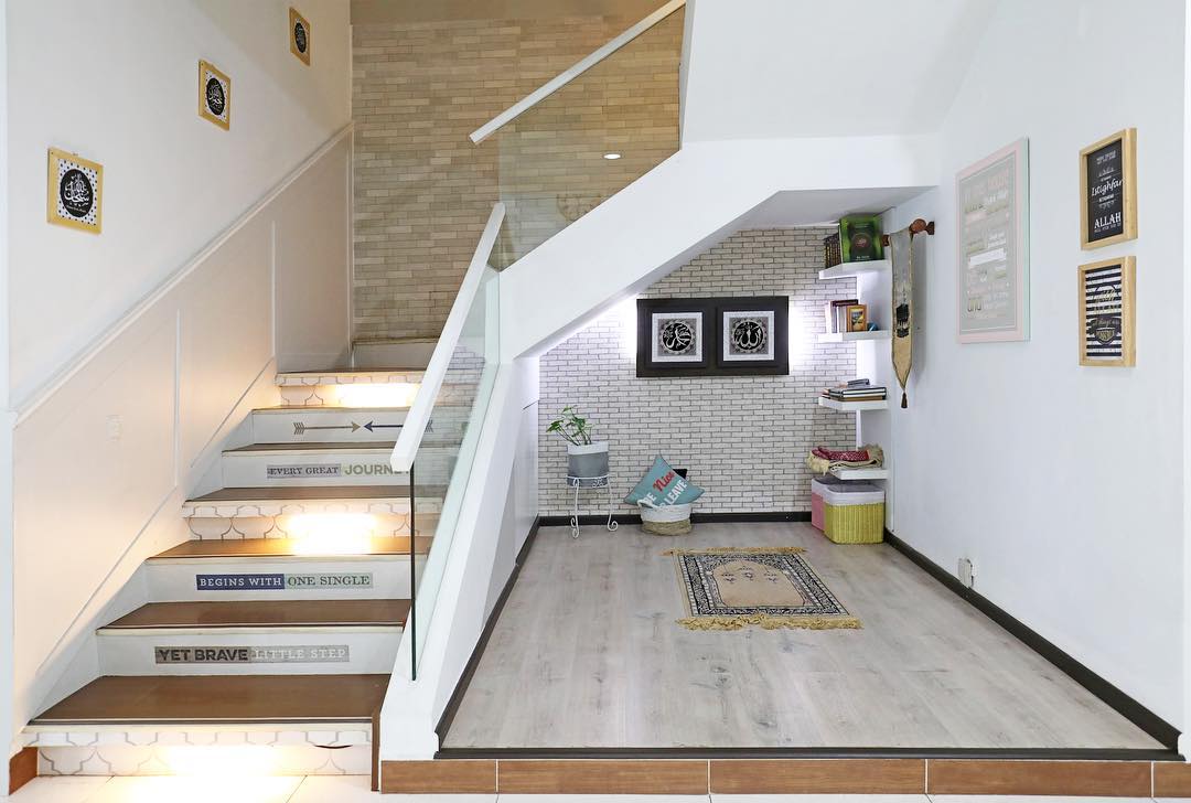 Gambar Desain Mushola Minimalis Dalam Rumah Minimalis